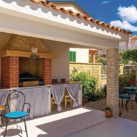 Cozy In Barbat With House Sea View
